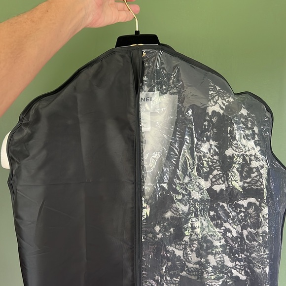 ⭐️CHANEL Runway Cruise 2014 Black & White Lace Blazer Size 38 MSRP $6200⭐️ - Picture 15 of 15